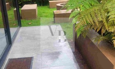 Venta de casa moderna en condominio