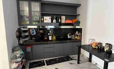 Nego Sampe Deal!! Rumah Cantik 2,5 Lantai di Cluster Kencana Village Jagakarsa LB 137 m²