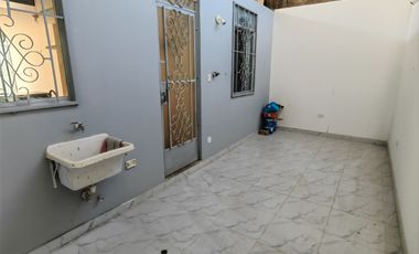 Se Alquila Casa de 1 Piso en Villas del Sol Ica