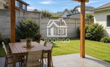 SE VENDE CASA EN PRADERAS DEL CARMEN