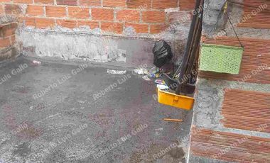 Vendo casa 2o. piso en manrique oriental cerca al parque Gaitán