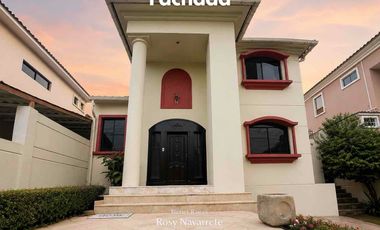 Casa en alquiler en Ceibos Norte con 3 dormitorios y estudio