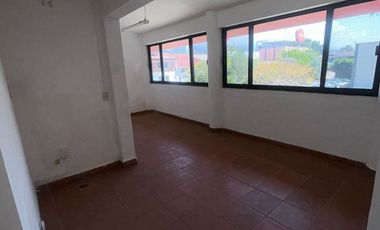 SE RENTA LOCAL EN PLAZA LA JOYA