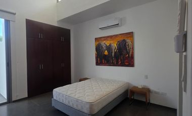 Via a la Costa, Renta de Casa de 4 Dormitorios con Piscina y Hermosas Áreas Verdes con Vista al Lago