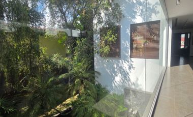 Via a la Costa, Renta de Casa de 4 Dormitorios con Piscina y Hermosas Áreas Verdes con Vista al Lago