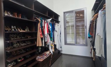 Via a la Costa, Renta de Casa de 4 Dormitorios con Piscina y Hermosas Áreas Verdes con Vista al Lago