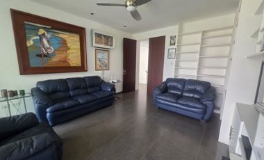 Via a la Costa, Renta de Casa de 4 Dormitorios con Piscina y Hermosas Áreas Verdes con Vista al Lago