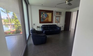 Via a la Costa, Renta de Casa de 4 Dormitorios con Piscina y Hermosas Áreas Verdes con Vista al Lago