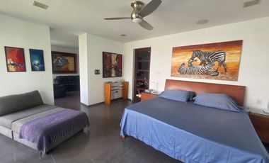 Via a la Costa, Renta de Casa de 4 Dormitorios con Piscina y Hermosas Áreas Verdes con Vista al Lago