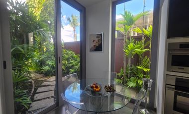 Via a la Costa, Renta de Casa de 4 Dormitorios con Piscina y Hermosas Áreas Verdes con Vista al Lago