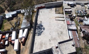 se renta patio en Naucalpan por cipreses patio de maniobras piso de concreto y barda de 5 metros