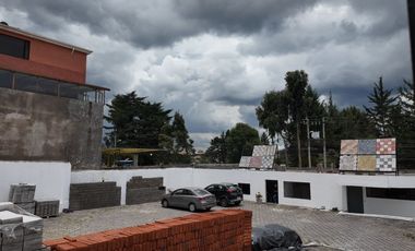 Propiedad comercial en venta con dos entradas, sobre la Autopista Rumiñahui, parqueadero para 20 vehículos, Valle de Los Chillos, Quito
