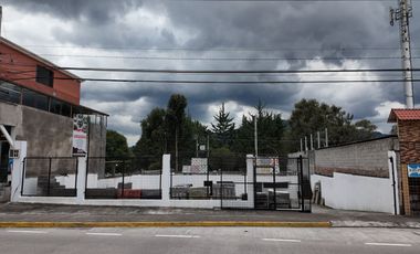 Propiedad comercial en venta con dos entradas, sobre la Autopista Rumiñahui, parqueadero para 20 vehículos, Valle de Los Chillos, Quito