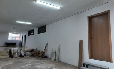 Propiedad comercial en venta con dos entradas, sobre la Autopista Rumiñahui, parqueadero para 20 vehículos, Valle de Los Chillos, Quito