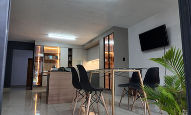 Propiedad comercial en venta con dos entradas, sobre la Autopista Rumiñahui, parqueadero para 20 vehículos, Valle de Los Chillos, Quito