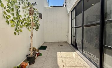 CASA EN RENTA I LA YESCA RESIDENCIAL I EN CLUSTER CON AREA VERDE Y AMENIDADES I CONTROL DE ACCESO Y VIGILANCIA I SUPER UBICACION EN ZONA SUR I