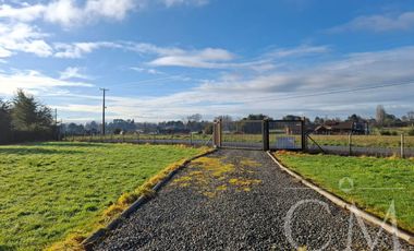 Amplia casa en venta en condominio consolidado de Las Quemas, Osorno Piscina, quincho, calefacción central y excelente entorno residencial