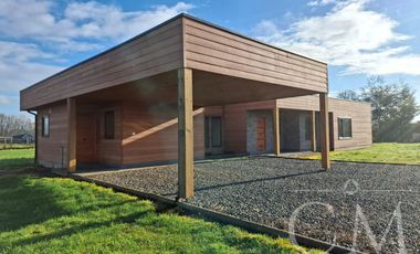 Amplia casa en venta en condominio consolidado de Las Quemas, Osorno Piscina, quincho, calefacción central y excelente entorno residencial