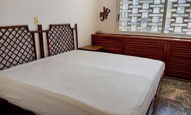 ACAPULCO. VENDO EXCELENTE DEPARTAMENTO   EN EL “CONDOMINIO LOS COCOS”,  CON PLAYA PROPIA Y MUELLE, VECINO A  LA MARINA DE ACAPULCO Y AL CLUB DE YATES