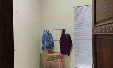 Dijual Rumah 3 Lantai di Perum Secang
