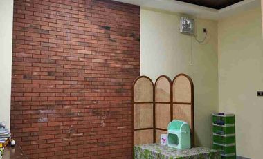 Dijual Rumah 3 Lantai di Perum Secang