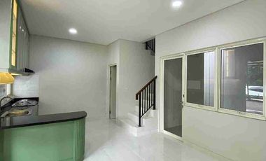 Dijual Rumah Baru 2 Lantai Free Kitchen Set dekat ke Toll BSD