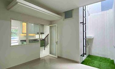 Dijual Rumah Baru 2 Lantai Free Kitchen Set dekat ke Toll BSD