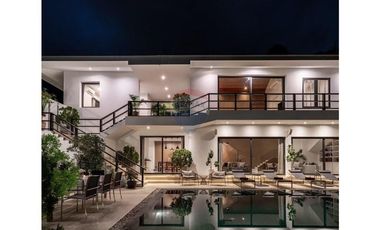 STUNNING 4-BEDROOM SEAVIEW VILLA FOR SALE