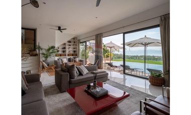 STUNNING 4-BEDROOM SEAVIEW VILLA FOR SALE