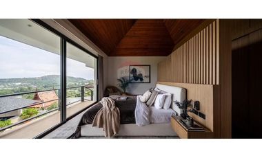 STUNNING 4-BEDROOM SEAVIEW VILLA FOR SALE