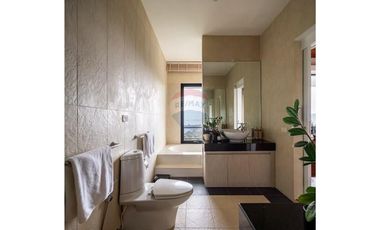 STUNNING 4-BEDROOM SEAVIEW VILLA FOR SALE