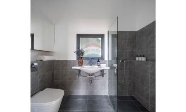 STUNNING 4-BEDROOM SEAVIEW VILLA FOR SALE