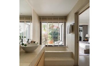STUNNING 4-BEDROOM SEAVIEW VILLA FOR SALE