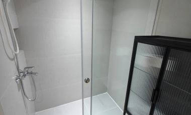Spacious 1BR Furnished with Balcony & Parking The Connor at Greenhills For Rent San Juan