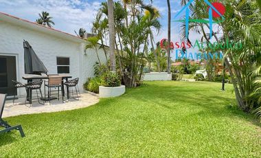 Casa con 5 recámaras, terraza con alberca privada y jardín