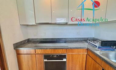 Casa con 5 recámaras, terraza con alberca privada y jardín