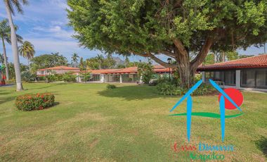 Casa con 5 recámaras, terraza con alberca privada y jardín