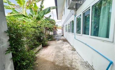 Modern 5-Bedroom Pool Villa in Prime Bophut