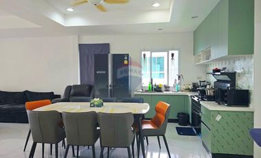 Modern 5-Bedroom Pool Villa in Prime Bophut
