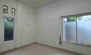 Disewakan HANYA LT. 1 - rumah pinggir Jl. Sepakat 2