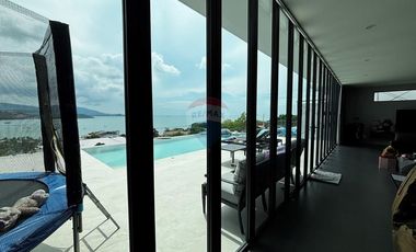 Luxurious 9-Bed Villa with Sea Views in Koh Samui