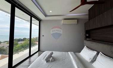 Luxurious 9-Bed Villa with Sea Views in Koh Samui