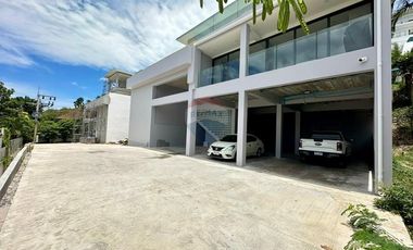 Luxurious 9-Bed Villa with Sea Views in Koh Samui