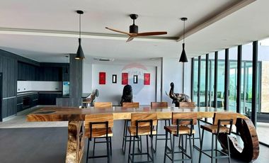 Luxurious 9-Bed Villa with Sea Views in Koh Samui