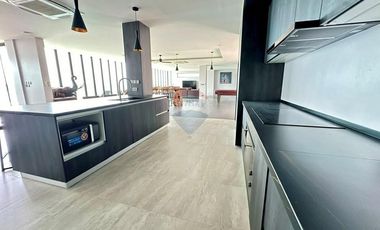 Luxurious 9-Bed Villa with Sea Views in Koh Samui