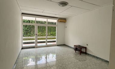 Disewakan Rumah Luas Area Prime Kemang – Cocok untuk Kantor & Hunian