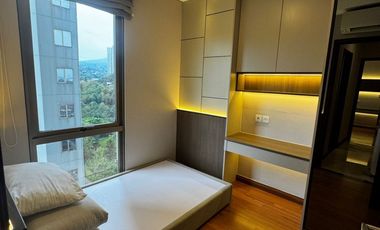 Y. DIJUAL APARTEMEN FURNISH MEWAH 3BR HEGARMANAH RESIDENCE BANDUNG PRIVATE LIFT TIPE SAPPHIRE