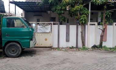 DISEWAKAN RUMAH EKONOMIS DAN LENGKAP DEKAT MERR
