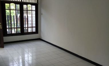Rumah Wisma Permai STRATEGIS, SIAP HUNI, CARPORT