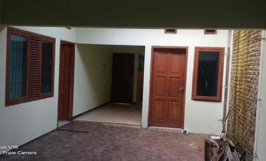 Disewakan Rumah Di Cisaranten/Arcamanik